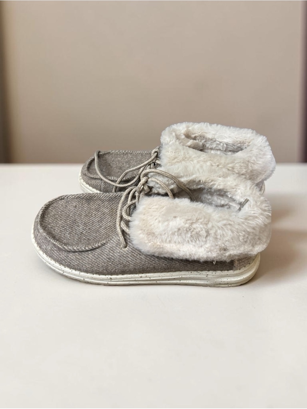 Hey Dude Britt Nut Light Brown Faux Fur Lined Women’s Shoes Size 9 Worn 1x
